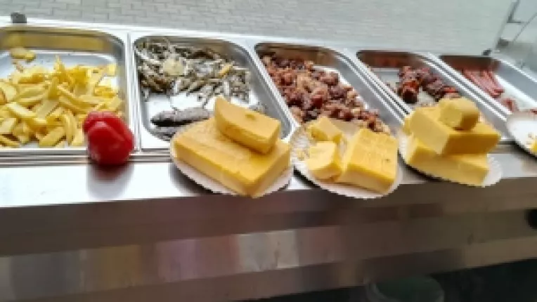 Bulzul si micii la gratar au fost cele mai cautate, la Restaurantul Palmyra