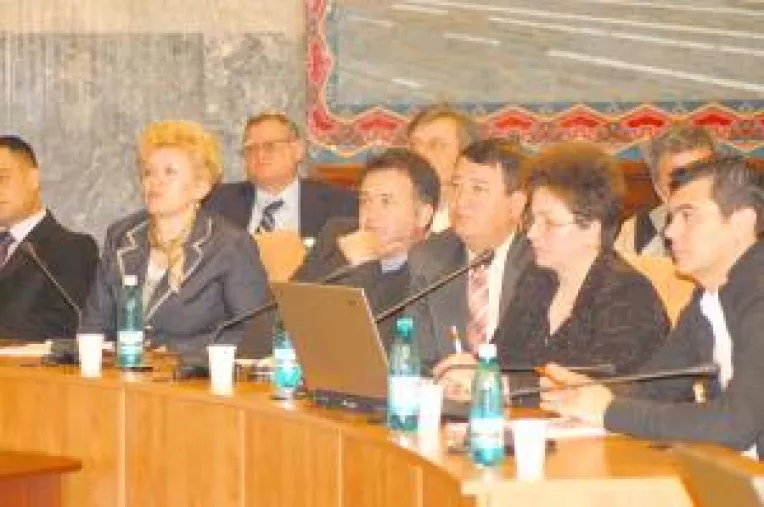 Consiliul baga Craiova in credite