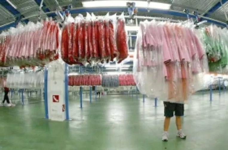 Criza trimite acasa angajatii din industria textila