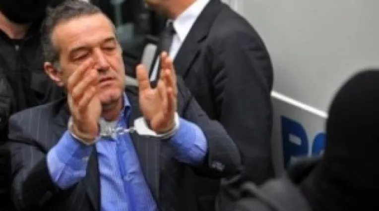 De Craciun, Gigi Becali este torturat psihologic in Penitenciarul Poarta Alba