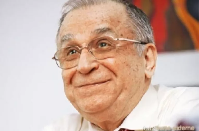 Iliescu, internat la Spitalul Elias pentru un control de rutina 