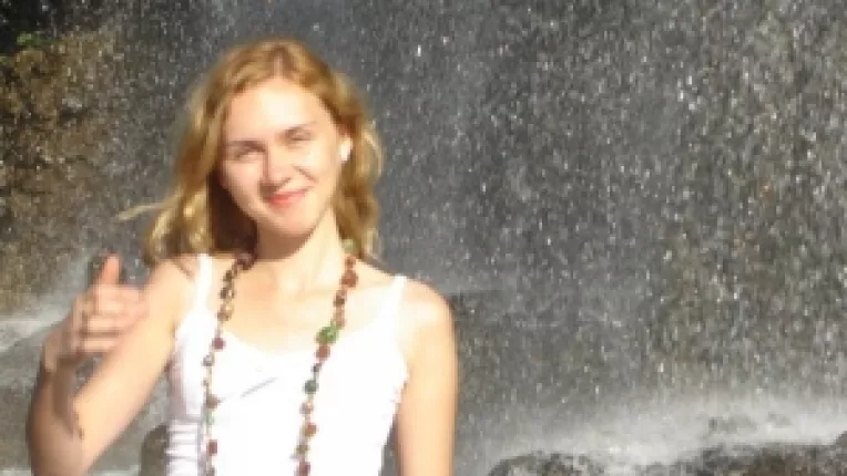 Michaela Niculescu, de 31 de ani, de la emisiunea "Abracadabra", bolnava de ciroza intr-o stare avansata