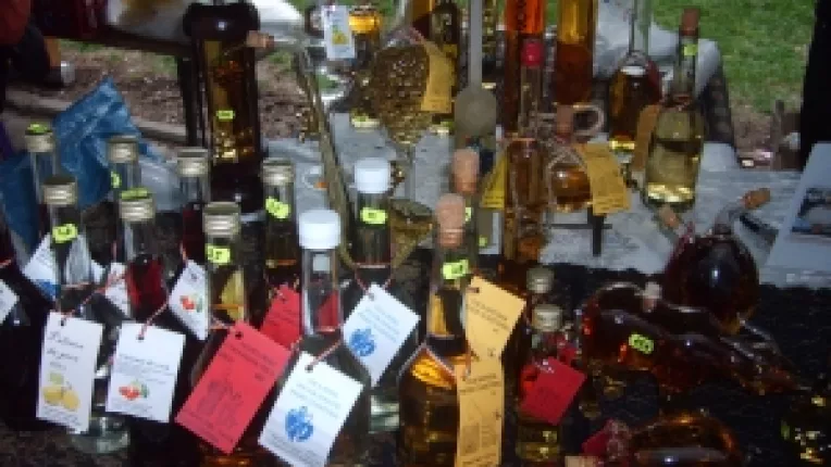 Piata Taraneasca, in curtea Muzeului Taranului Roman