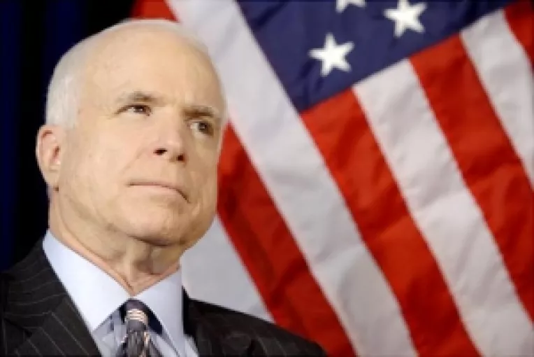 Senatorul republican american John McCain crede ca Romania este un un stat nedemocratic  in care Parlamentul si Justitia  tolereaza incalcarea Constitutiei