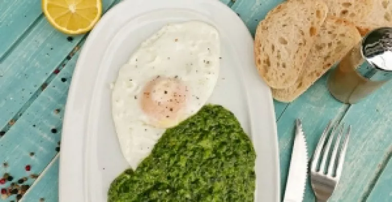 Spanacul: Bogat in fier, in vitaminele K si E