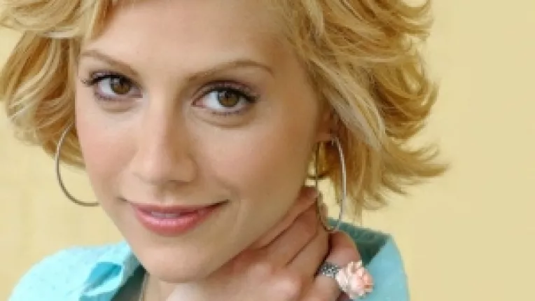 Tatal actritei Britanny Murphy sustine ca fiica lui a fost otravita