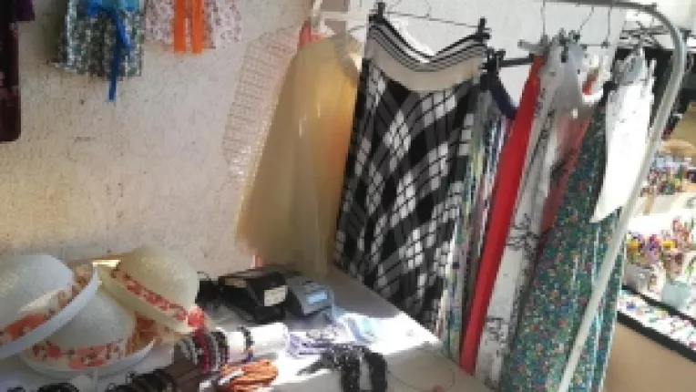 Teodora Chiselenco din Tulcea: Bijuterii din pietre, fuste crosetate, salvari de bumbac, la targul din curtea MTR!