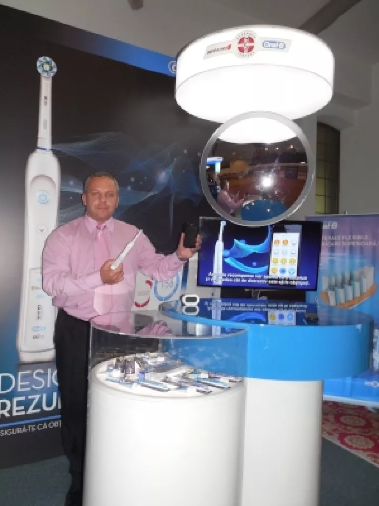 Tiberius Amplef: "Oral-B Triumph comunica cu o aplicatie de pe Smart Phone prin Blue Tooth!"